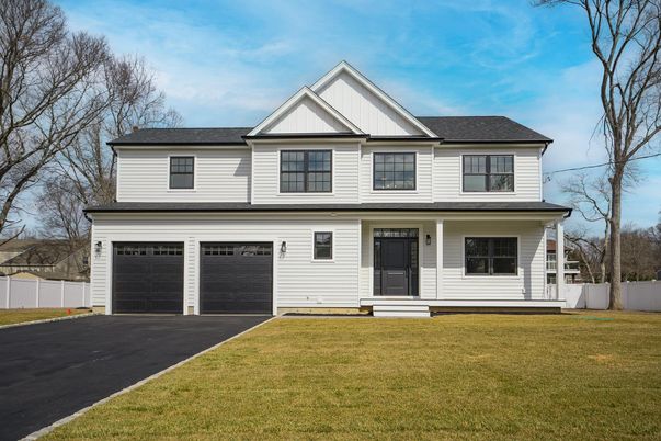 Attached, Exterior, Facade, Farmhouse