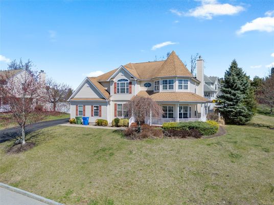 Attached, Backyard, Exterior, Facade, Queen Anne Victorian