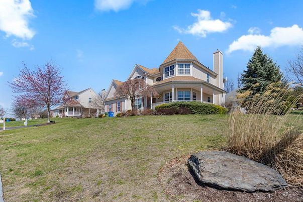 Backyard, Exterior, Facade, Queen Anne Victorian