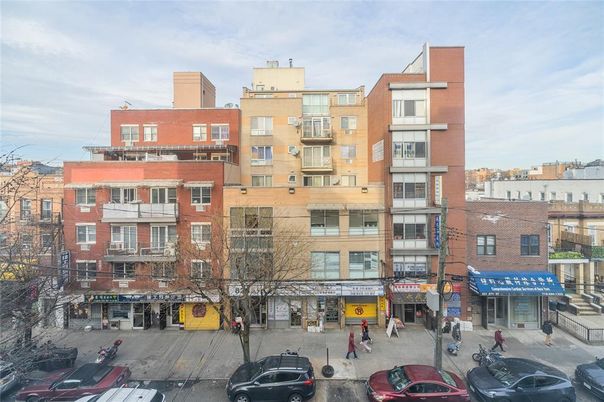 Exterior, Facade, Condo Building