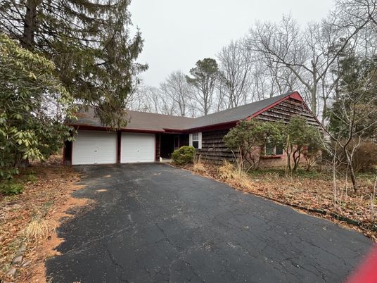 Attached, Exterior, Facade, Ranch