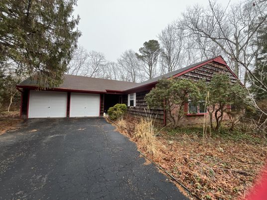 Attached, Exterior, Facade, Brick Facade, Ranch