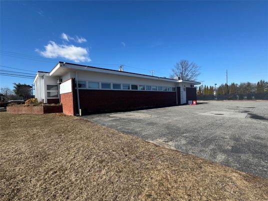 Backyard, Detached Garage, Exterior