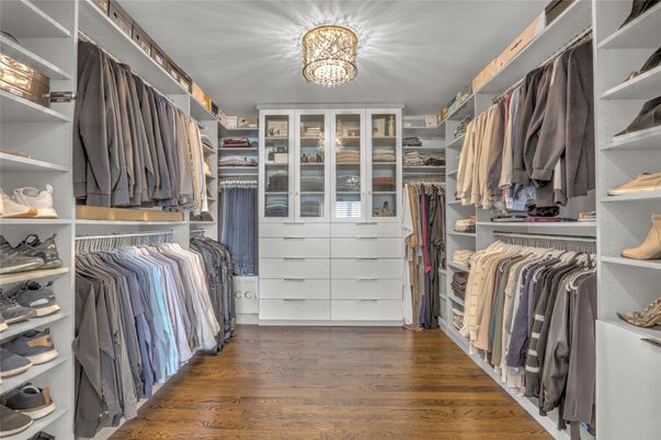 Interior, Walk-in Closets, Wood Texture Flooring