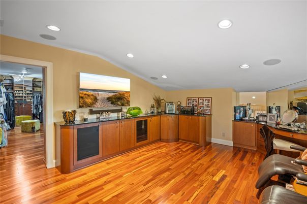 Interior, Recessed Lighting, Wood Texture Flooring