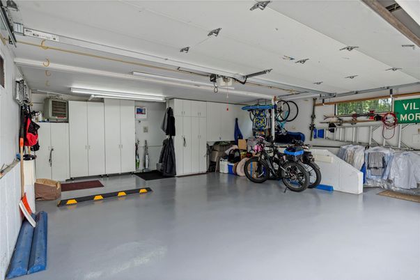 Garage, Interior