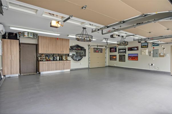 Garage, Interior