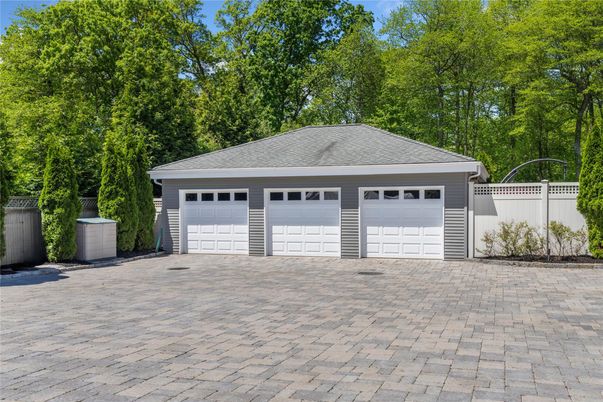 Detached Garage, Exterior