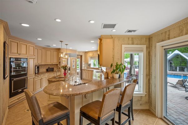 Dining room, Interior, Kitchen, Pendant Lights, Recessed Lighting, Stainless Steel Appliances