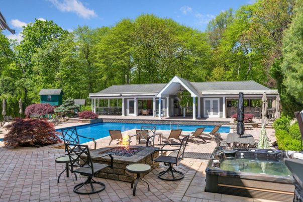 Exterior, Hot Tub, Pool