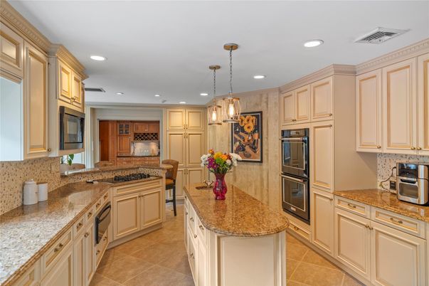 Interior, Kitchen, Pendant Lights, Recessed Lighting, Stainless Steel Appliances