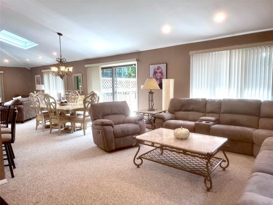 Chandelier, Dining room, Interior, Living room, Recessed Lighting