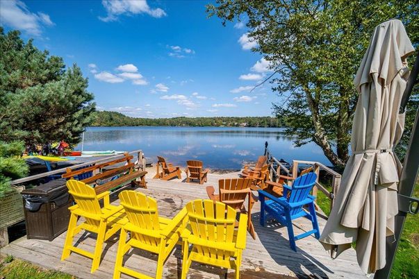 Exterior, Lake