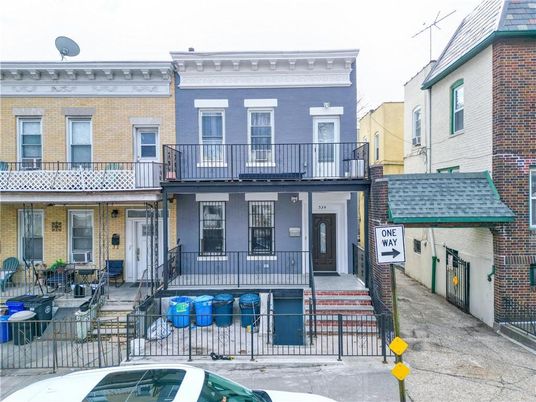 Exterior, Facade, Brick Facade, Rowhouse