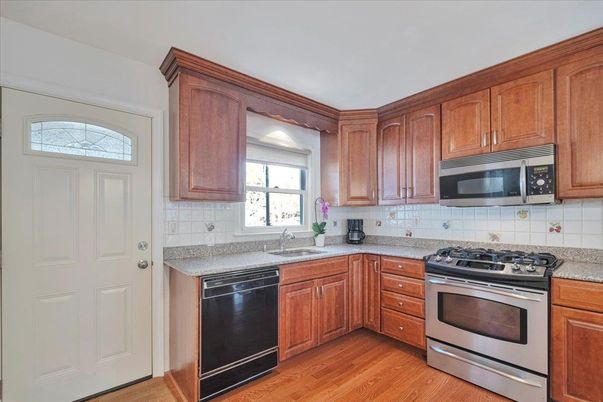 Interior, Kitchen, Stainless Steel Appliances, Wood Texture Flooring