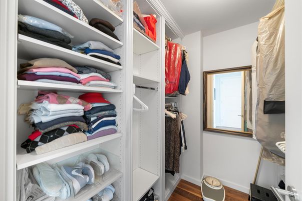 Interior, Walk-in Closets, Wood Texture Flooring