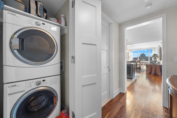Interior, Utility Closets, Washer, Wood Texture Flooring