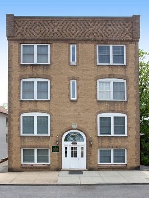 Exterior, Facade, Brick Facade, Rowhouse
