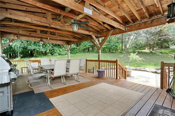 Exterior, Wooden Beams
