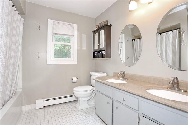 Bathroom, Dual Sink Vanities, Interior