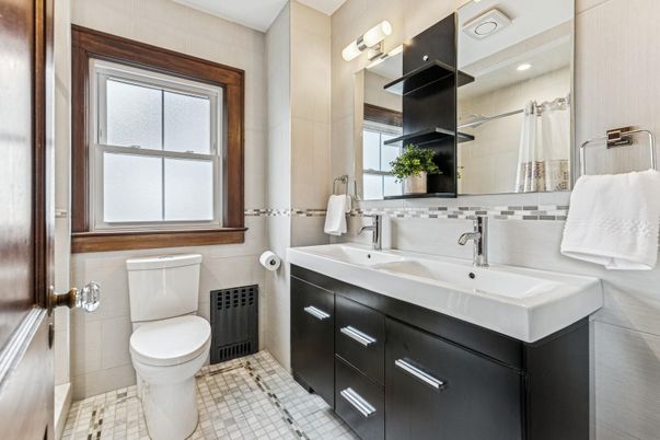 Bathroom, Interior, Recessed Lighting