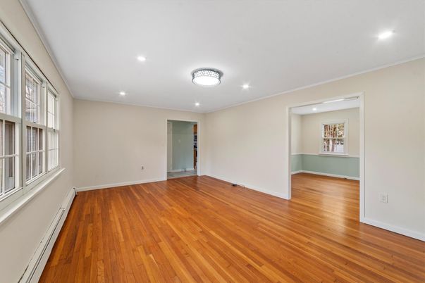 Empty room, Interior, Recessed Lighting, Wood Texture Flooring