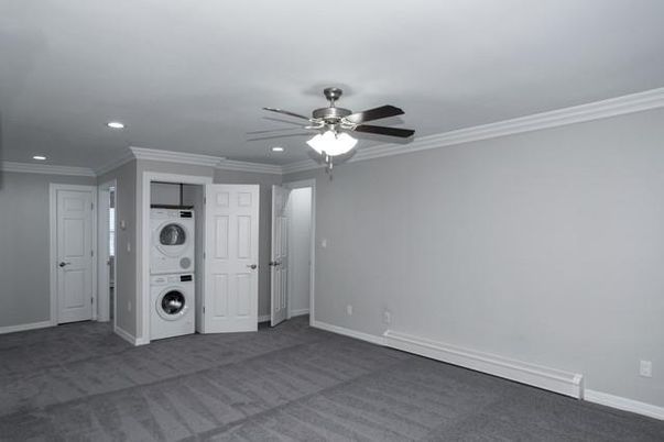 Empty room, Interior, Recessed Lighting, Washer