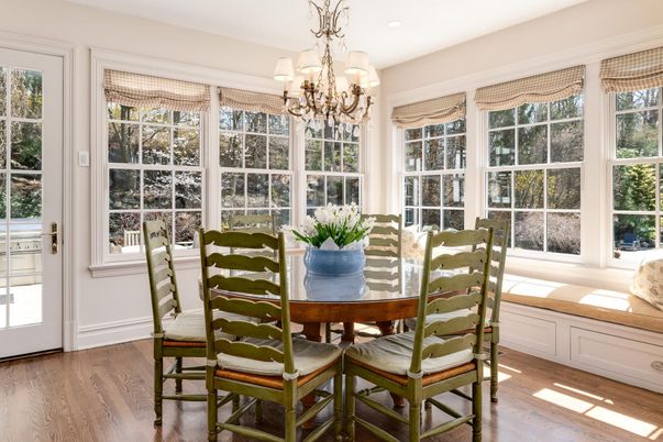 Chandelier, Dining room, Interior, Recessed Lighting, Wood Texture Flooring