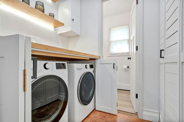 Interior, Washer