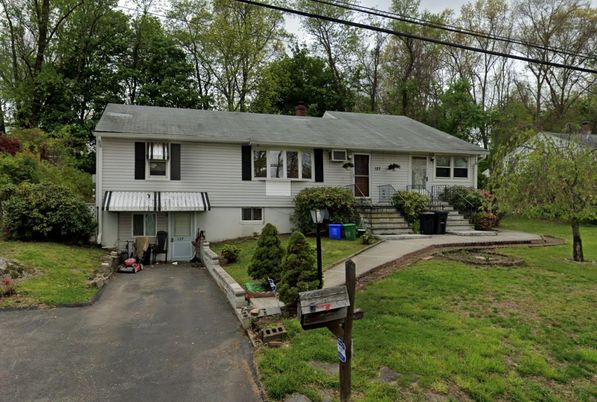 Backyard, Exterior, Facade, Raised Ranch