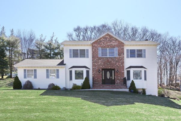 Exterior, Facade, Brick Facade, Split Level