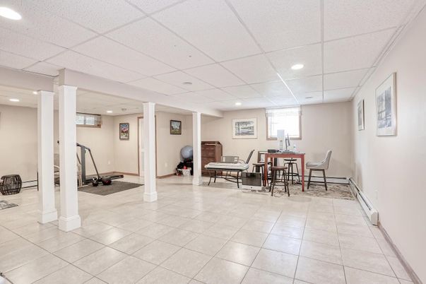 Dining room, Interior, Recessed Lighting