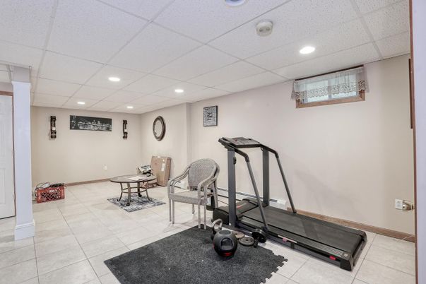 Fitness Equipment, Interior, Recessed Lighting
