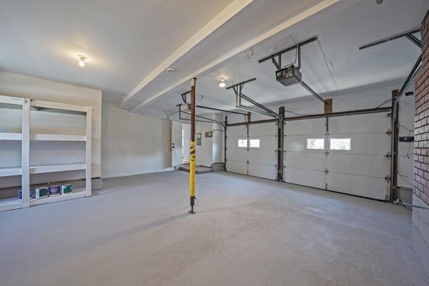Garage, Interior