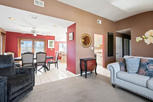 Dining room, Interior, Recessed Lighting