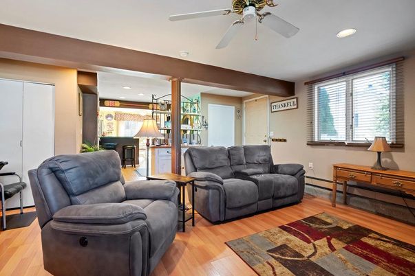 Interior, Living room, Recessed Lighting, Wood Texture Flooring