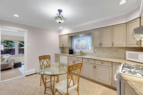 Dining room, Interior, Kitchen, Recessed Lighting, Wood Texture Flooring