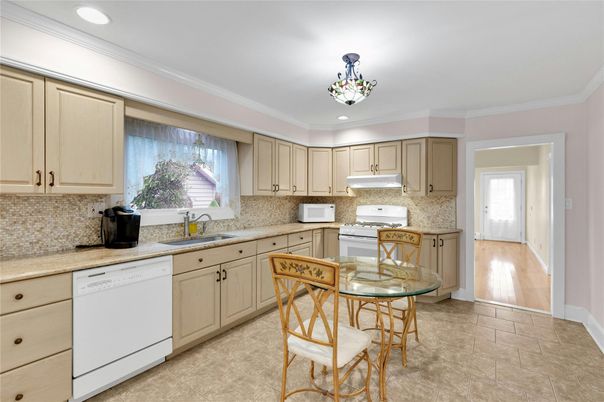 Chandelier, Dining room, Interior, Kitchen, Recessed Lighting