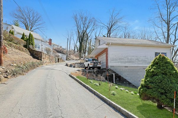 Detached Garage, Exterior