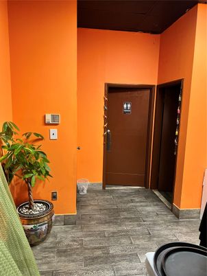Elevator, Interior