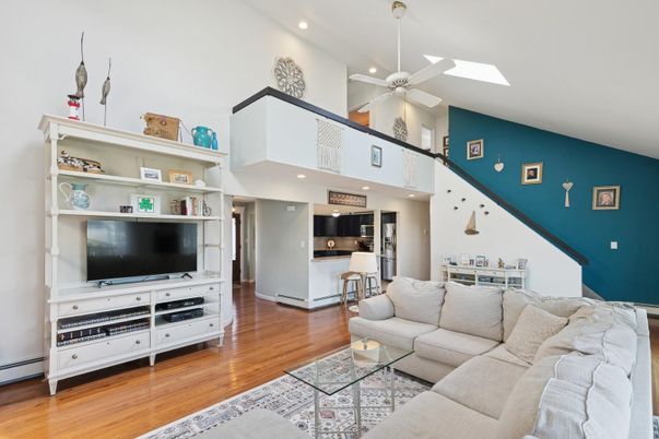 Interior, Living room, Recessed Lighting, Wood Texture Flooring