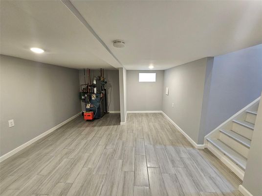Fitness Equipment, Interior, Recessed Lighting, Wood Texture Flooring