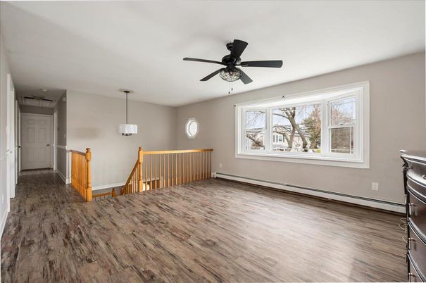 Empty room, Interior, Pendant Lights, Wood Texture Flooring