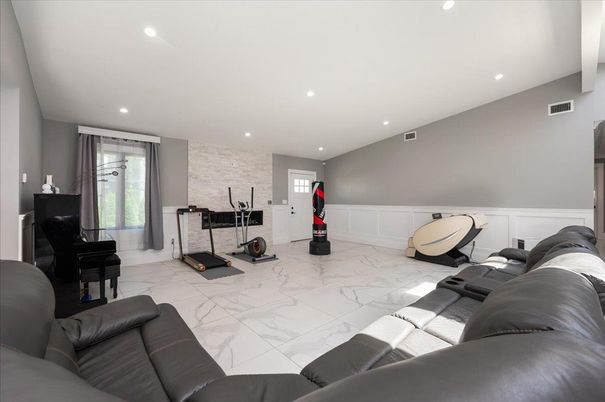 Fitness Equipment, Interior, Living room, Marble, Recessed Lighting, Stone Walls