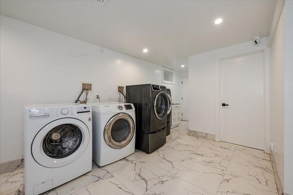 Interior, Marble, Recessed Lighting, Washer