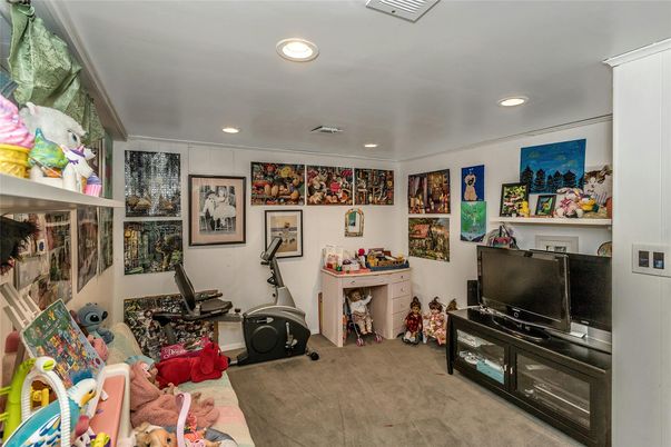 Fitness Equipment, Interior, Recessed Lighting