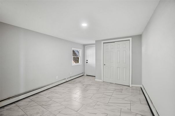 Empty room, Interior, Marble, Recessed Lighting