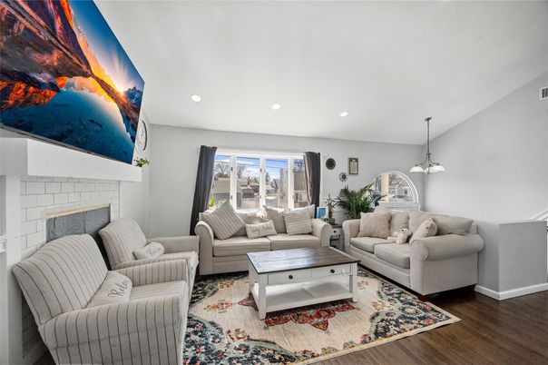 Fireplace, Interior, Living room, Pendant Lights, Recessed Lighting, Wood Texture Flooring