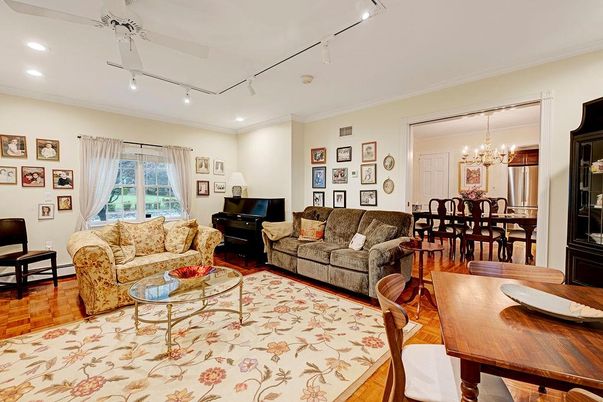 Chandelier, Dining room, Interior, Living room, Piano, Recessed Lighting, Wood Texture Flooring