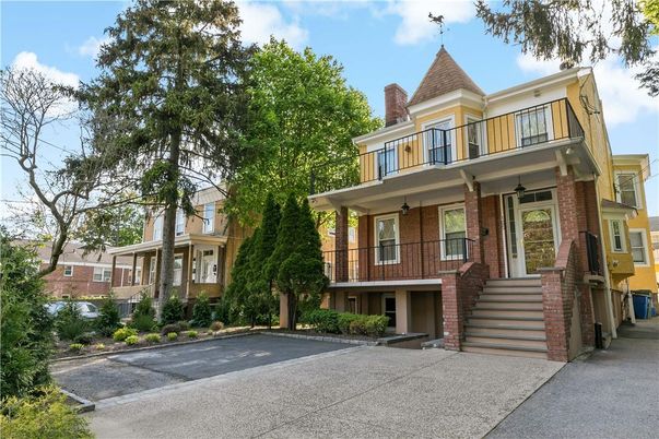 Exterior, Facade, Brick Facade, American Foursquare